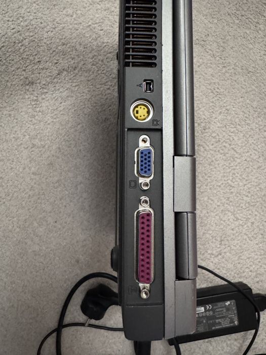 Laptop vintage Maxdata Celeron Win XP, functional