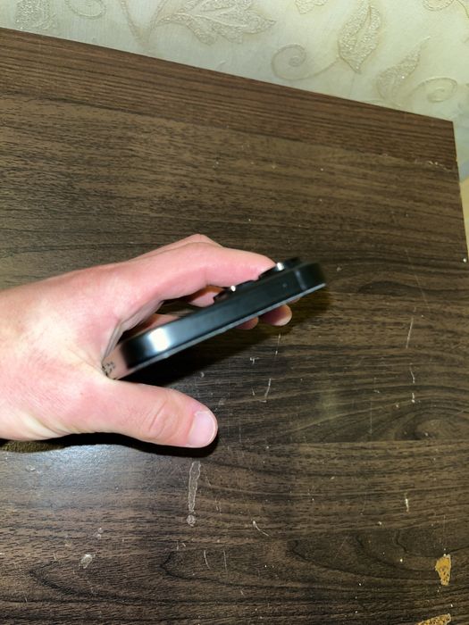 Продам Iphone 15
