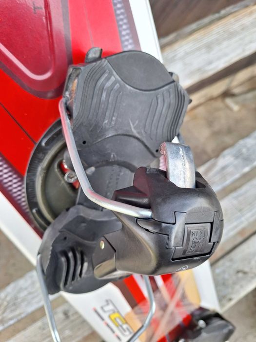 Продавам сноуборд.