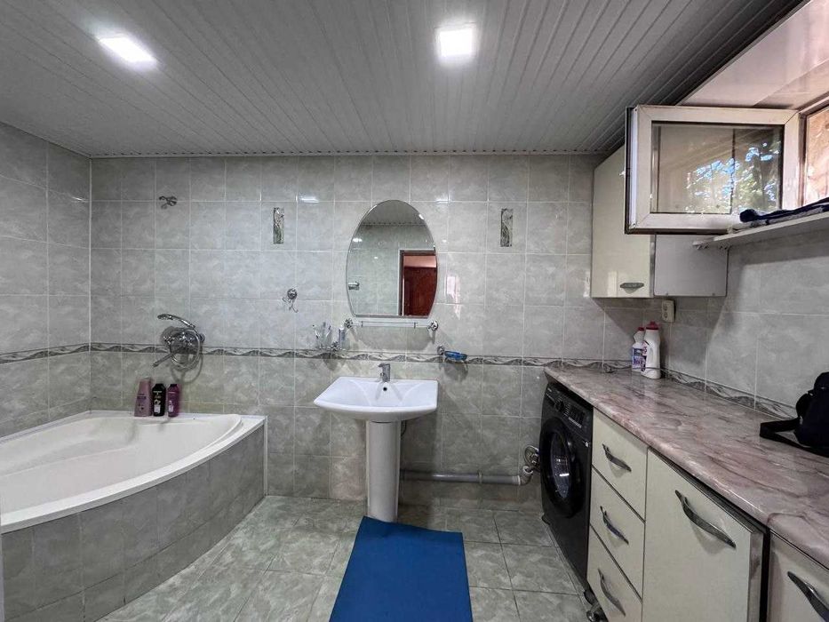 3 хоналик квартира 1 кават кирпичный дом, 5 микр, жомий