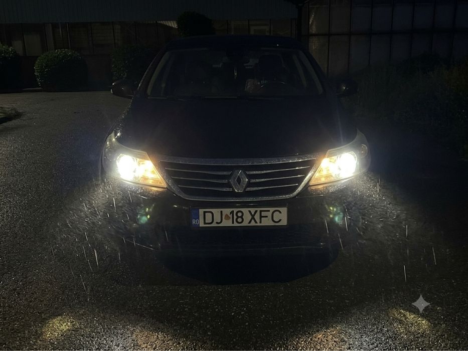 RENAULT Latitude 2011 — imagine 2