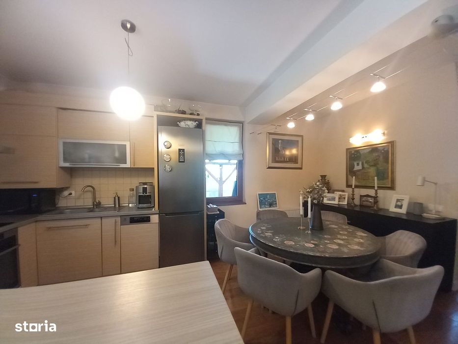 Într-o zona rezidentiala selectă, pe strada Plugarilor, casa din 2010!