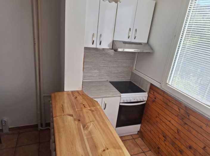 Дава се под наем Тристаен апартамент в София, Изток - 68 кв.м за 588 € - Снимка #2