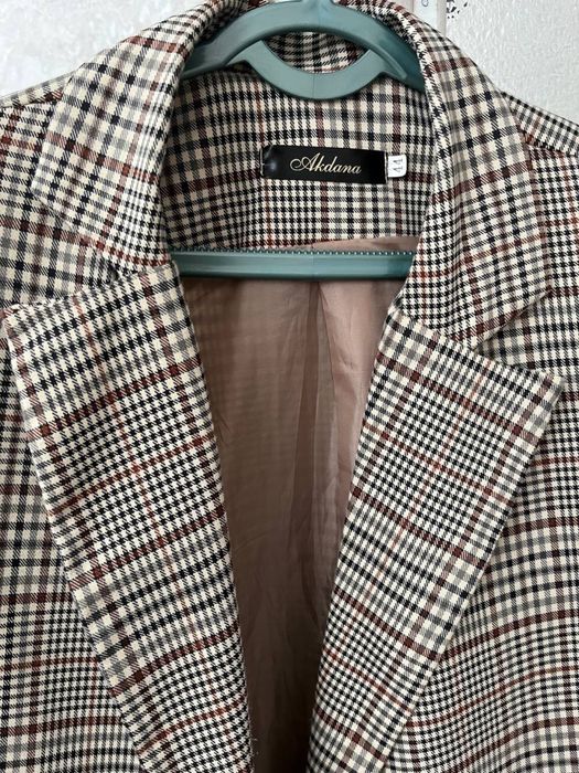 Ayollar uchun classik kastum