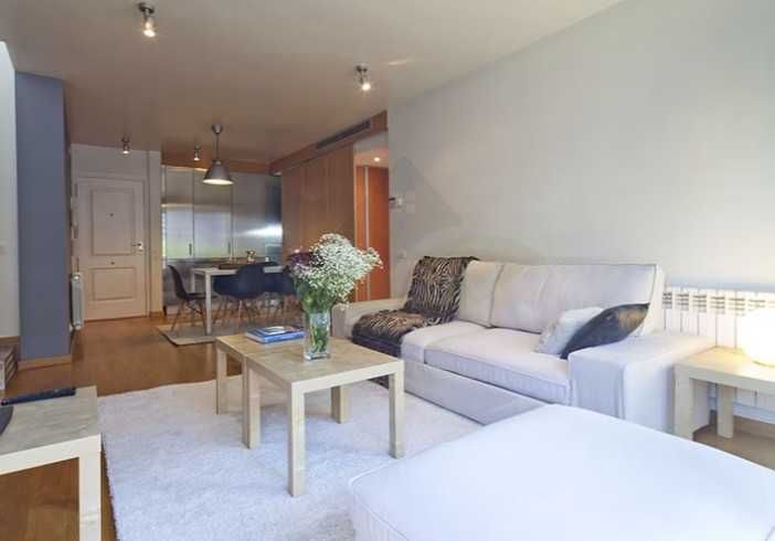 Дава се под наем Тристаен апартамент в Пловдив, Изгрев - 95 кв.м за 298.86 € - Снимка #3