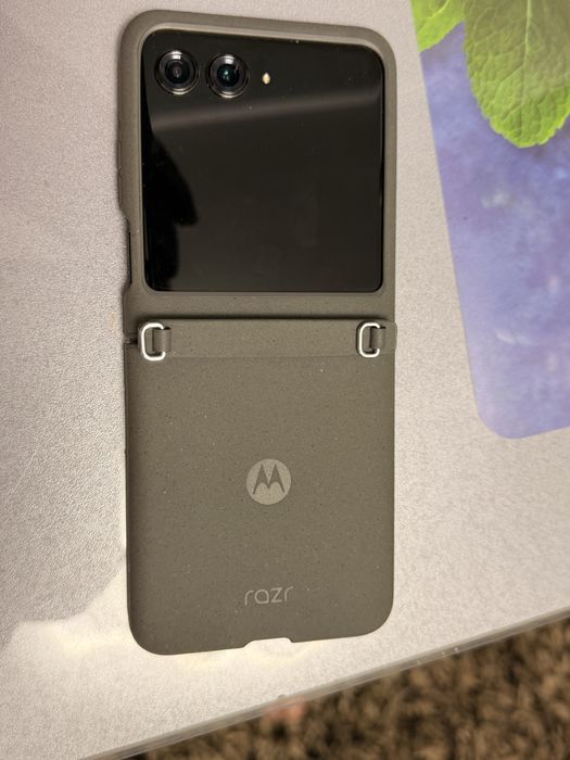 motorola razr 50