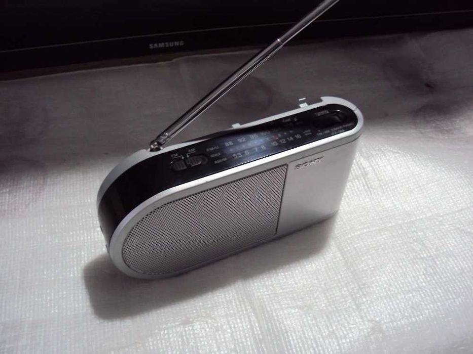 radio de colectie SONY ICF-304,functional