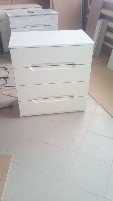 Продам комоды новве