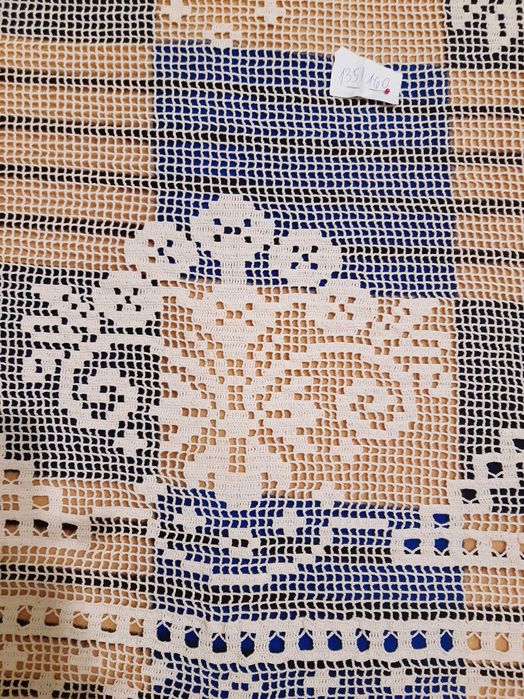 Покривка -нова, ръчно плетиво