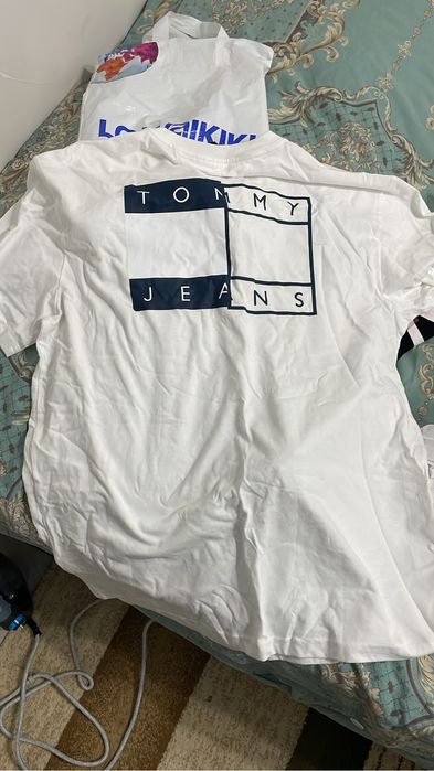 Новая футболка Томми размер XXL