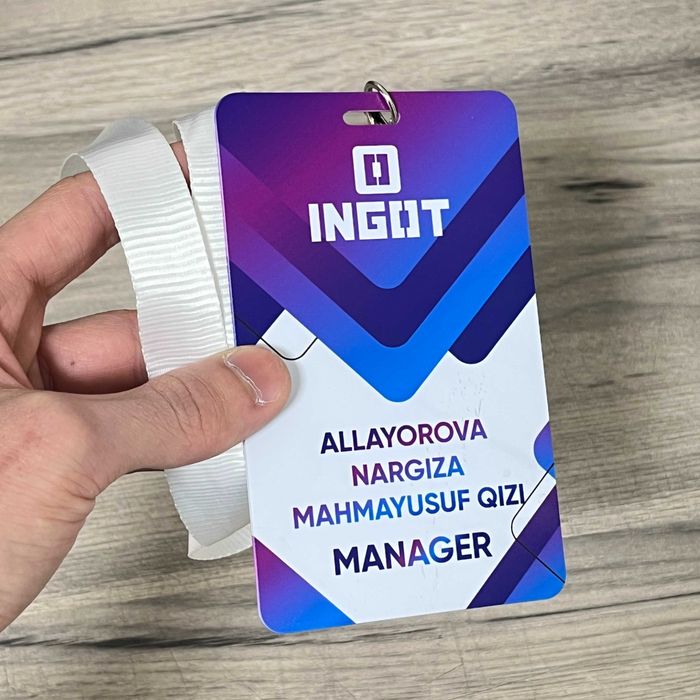 Фирменные пластиковые бейджики | Бейджи