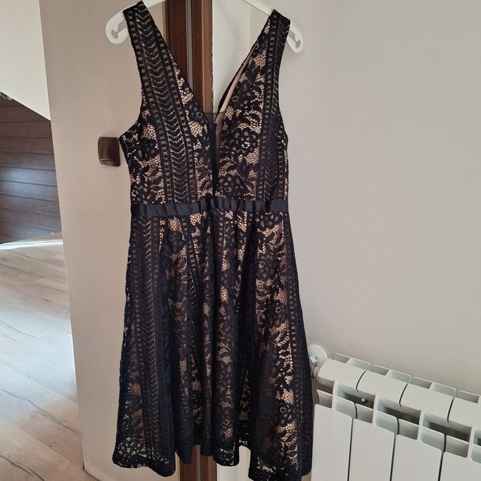 Парти Рокля от дантела