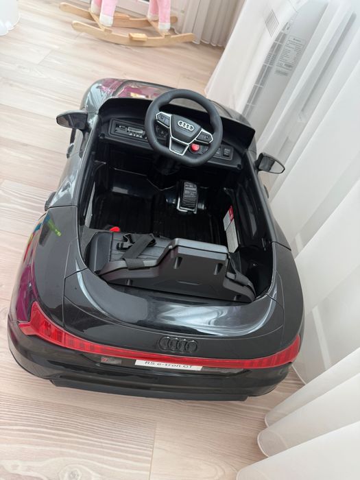 Електрическа детска кола