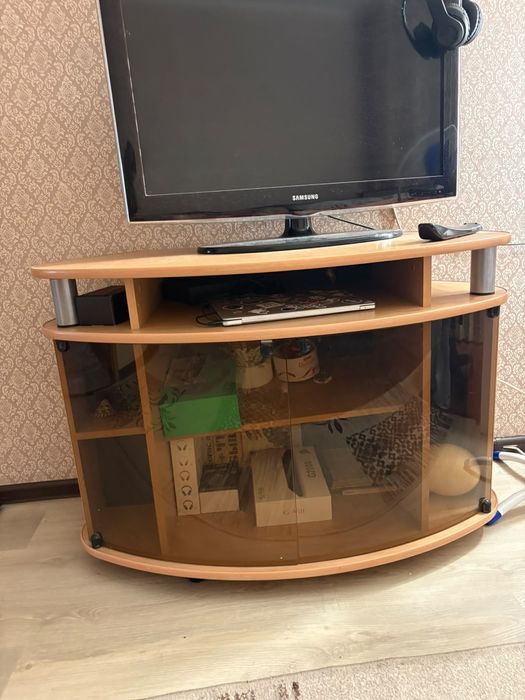 Продам тумбу под телевизор и камод