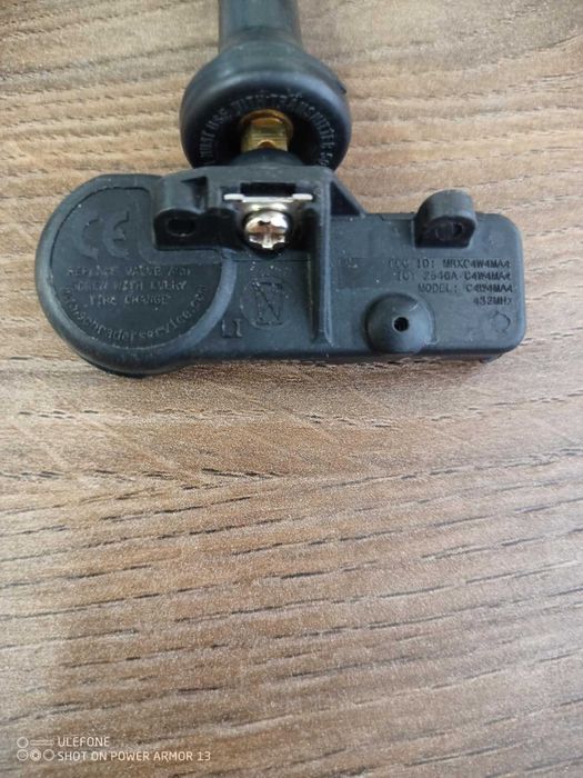 Четири броя нови датчици за налягане в гумите 433MHz.