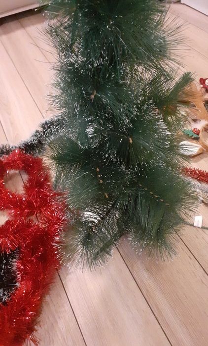 Коледна елха и украса за 20 лв всичко