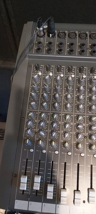 Vând mixer activ Soundcraft Spirit 350