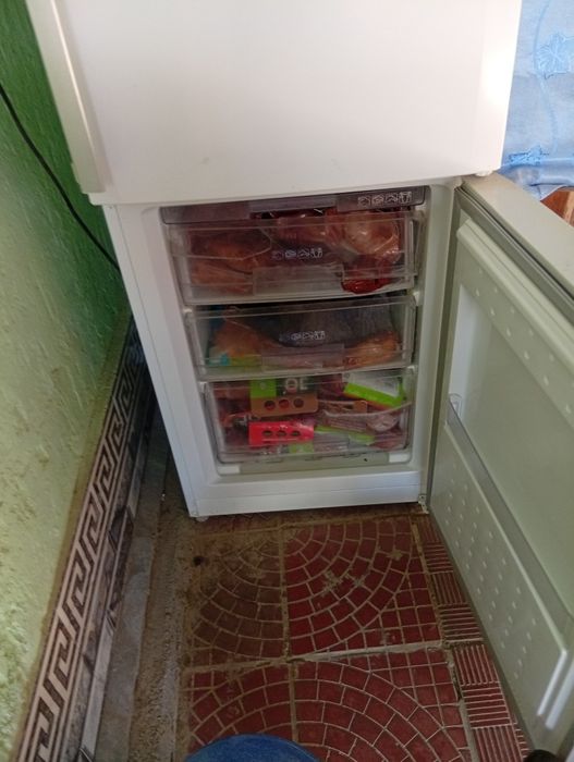 Artel xolodilnik sotiladi