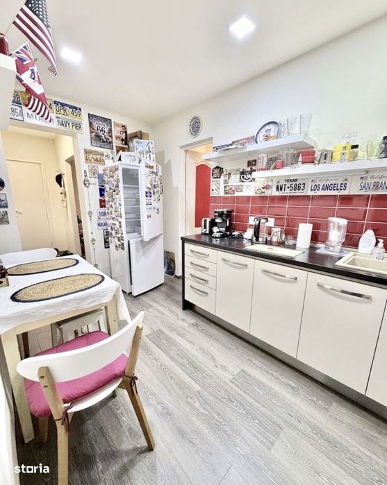 Vand 2 cam semicentral (6 min centru)