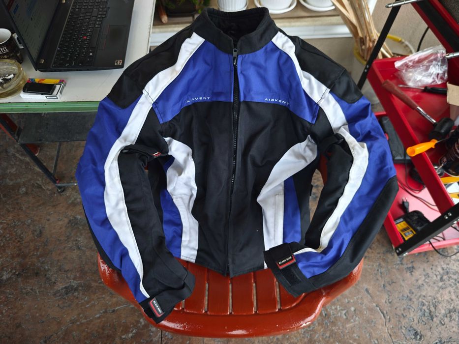 Продавам Каска за мотор с яке