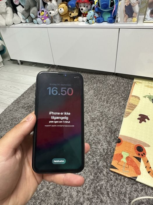 Vand iphone XR pentru piese/ recarosare