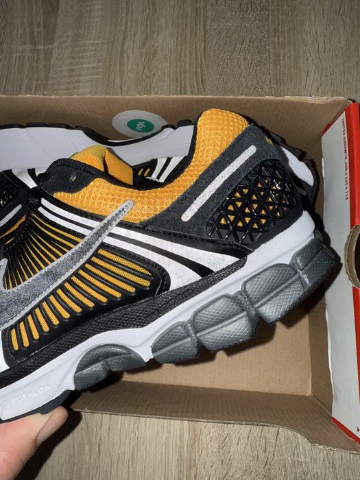 Обувки Nike Air Zoom Vomero 5 ”Sundial” - размер 42.5, 44.5, 45.5