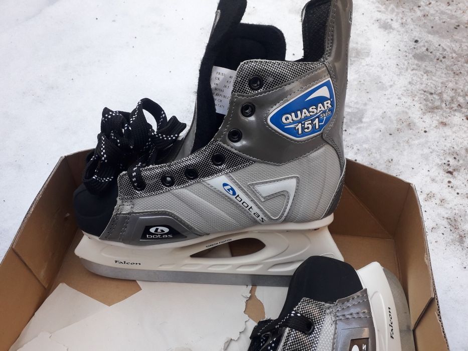 Продам коньки хоккейные