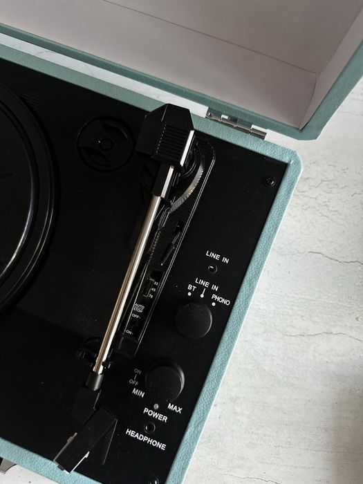 виниловый проигрыватель