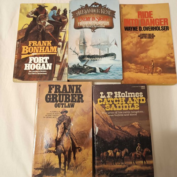 Книги на английски език