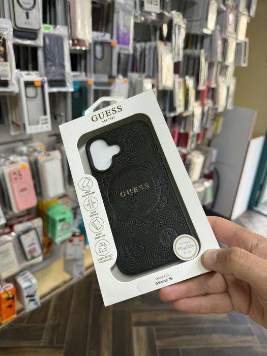Кейс за iPhone 13 14 15 16  17  GUESS