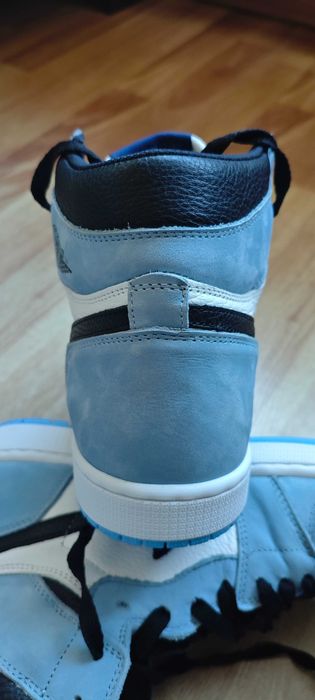 Vând Jordan 1 high university blue.
