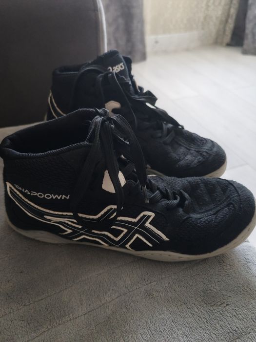 Спортивная обувь