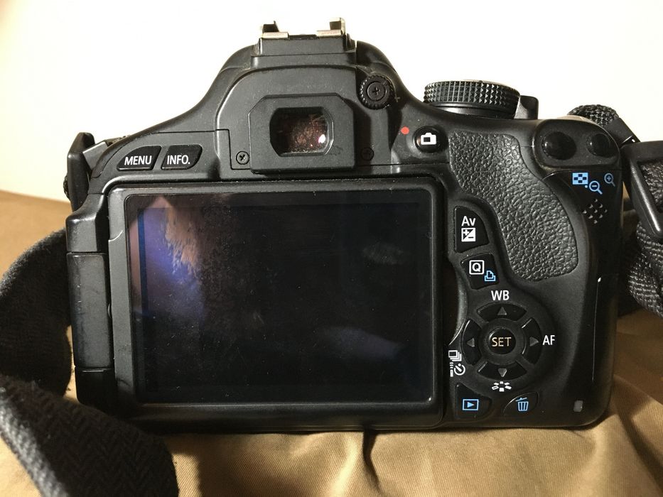 Canon 600d продаю