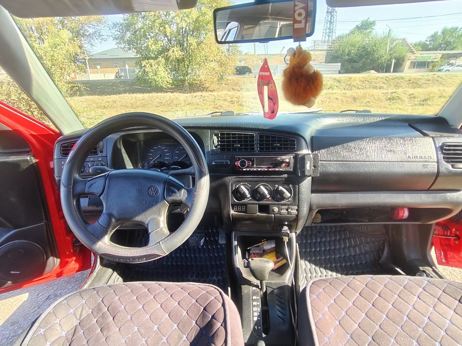 Автомабиль гольф тройка