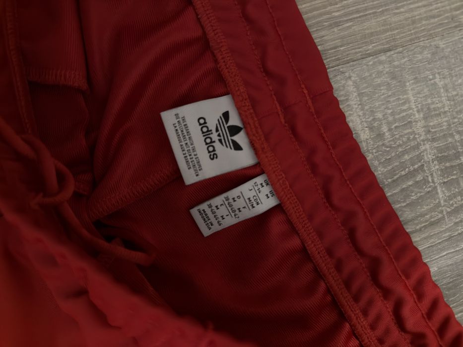 Долнище на Adidas