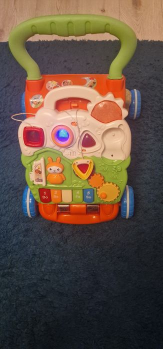 Vând premergător super distractiv și educativ, ideal pentru bebe