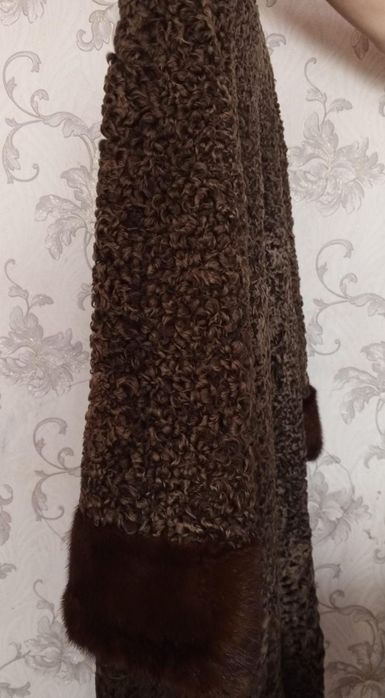 Продам шубы каракулевые