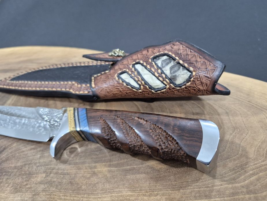 Ръчно изработен ловен нож дамаска стомана с кожена кания LN432