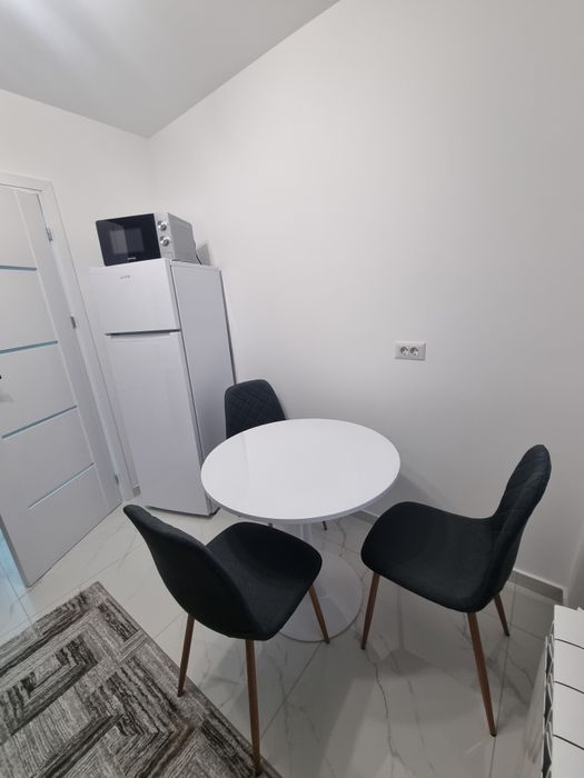 Închirez apartament pe termen scurt  sau lung