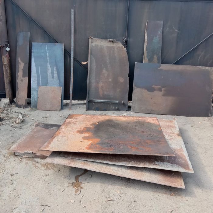 Листы железа разной толщины.