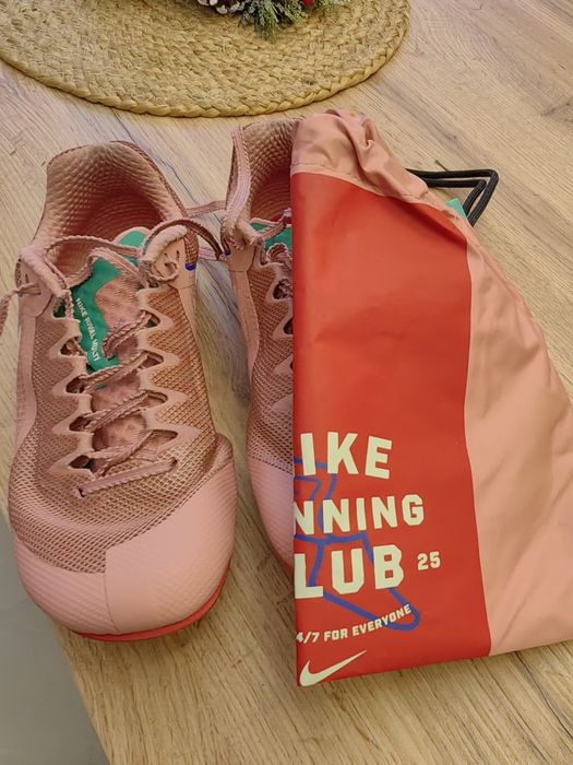 Шпайкове    NIKE