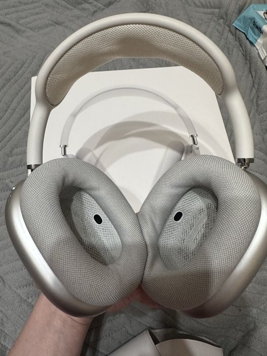 Продам AirPods Max