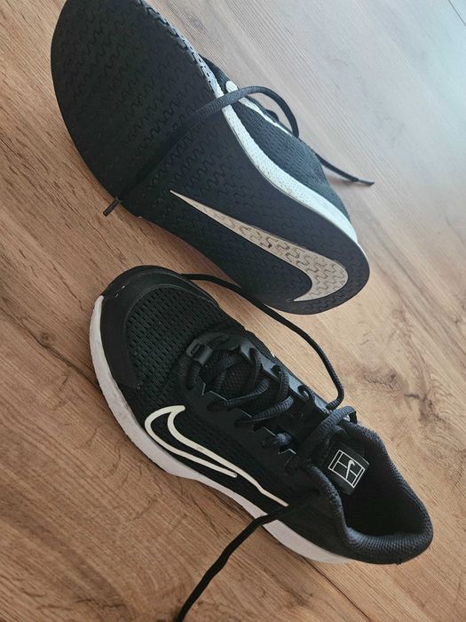 Маратонки Nike 36.5