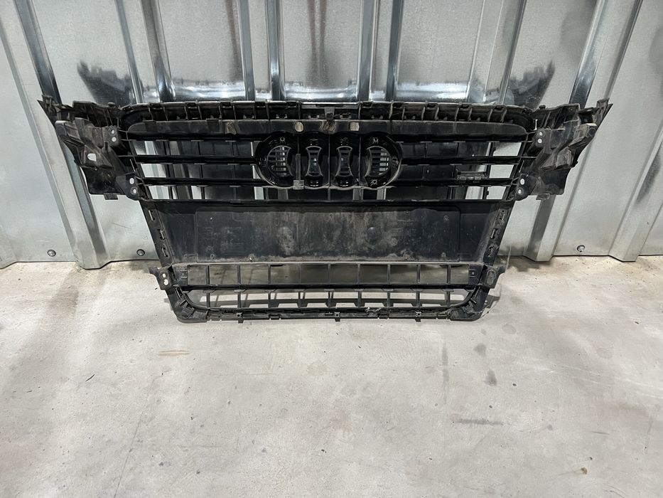 Решетка за предна броня AUDI A4 B8 (2008-2010)