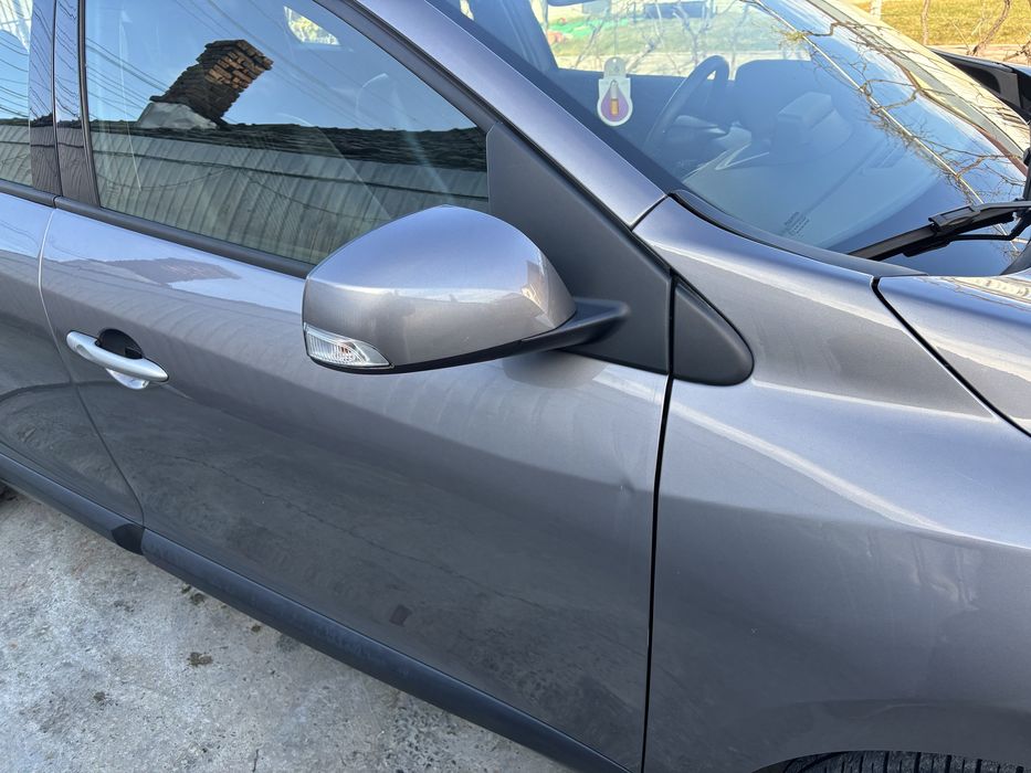 Dezmembrez  renault megane 3 1.5 dci 110 cp k9k N8 2011