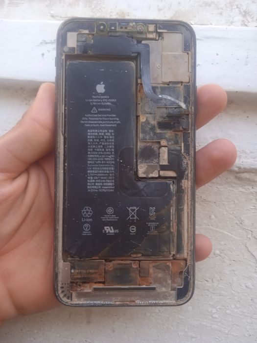iPhone 11pro max sotiladi srochno