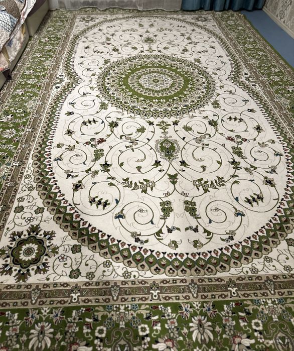 Иранский ковер в отличном состоянии