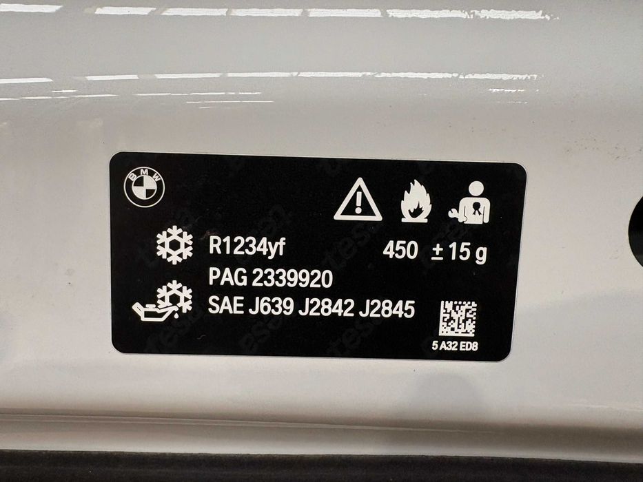Оригинален Преден Капак За БМВ У06 8737107 BMW U06 Mineral-Weiss Metallic