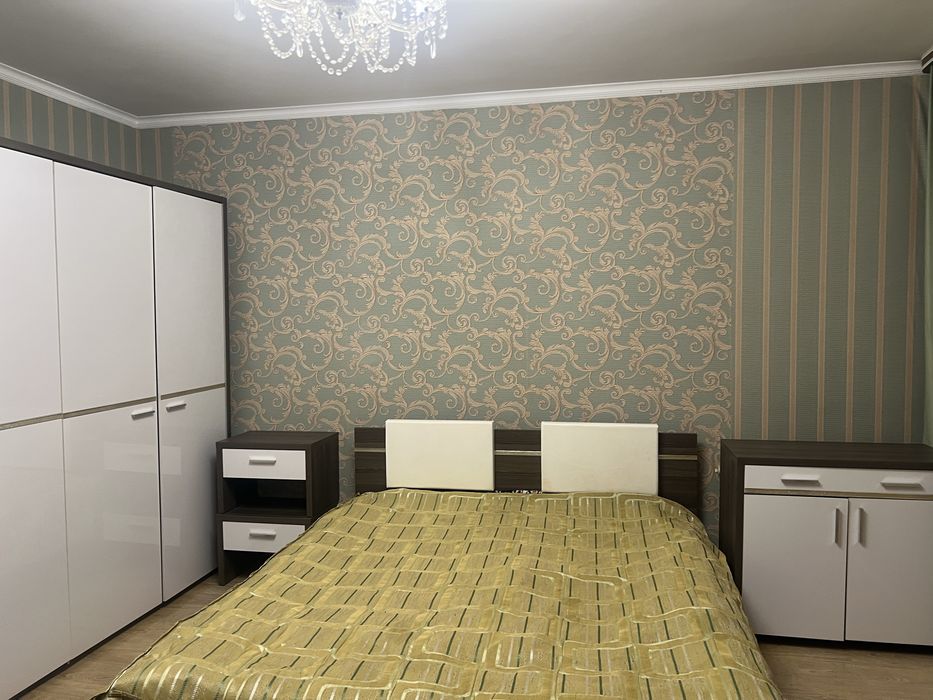 Продам спальный гарнитур