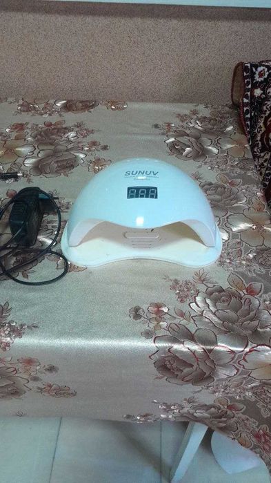 Продаётся маникюрный  лампа